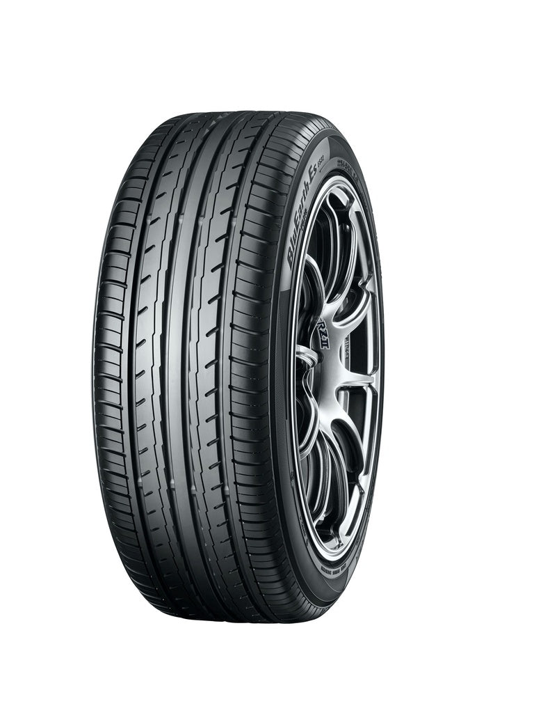 Pneus 205/60R16 pour berlines et SUV compacts à St. Barth, sûrs et confortables